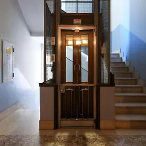 Primopiano - Jenner Apartment